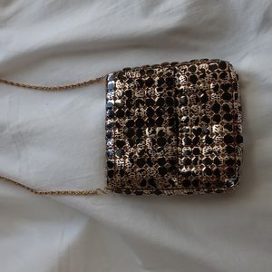 Vintage Studio Imports Black and Gold Mesh 👛